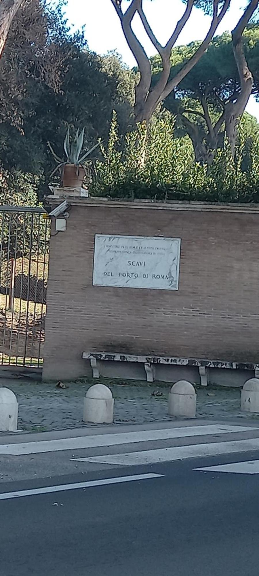 A Santy'S Rooms-Bagnocondiviso Sharedboth Room2Piano-No Lift-3Chilom A Piedi Xaeroporto-A Pagamento Shuttle Air Condizextra Bed Extrabed For A Fee-3 Minuti Bus Xfieradiroma-10 Minutes Stop Bus To Rome In50 Minutes Trafficpermitting Are You To Rome Fiumicino Ngoại thất bức ảnh